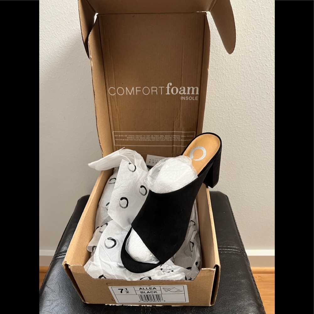 Journey Collection Comfort Foam Allea Black Mule